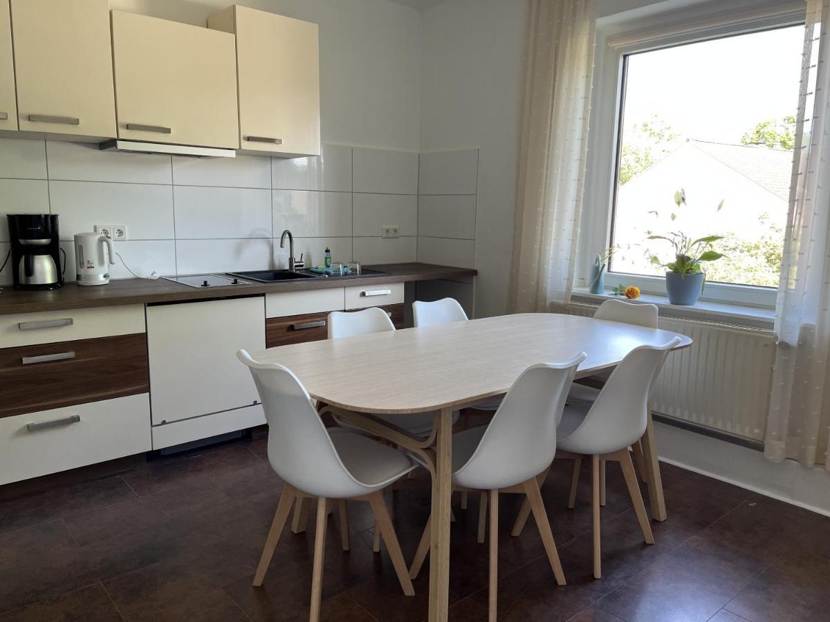 Privatzimmer Am Iltispark Duisburg Exterior photo